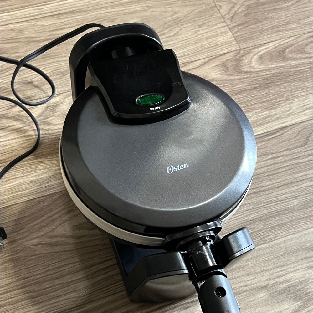 Oster DuraCeramic Flip Waffle Maker - Black & White - Picture 10 of 12